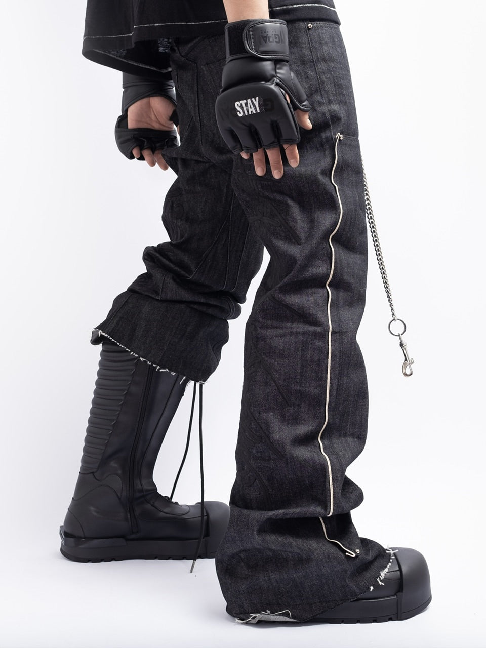 【F.V.V.O】RED SELVEDGE EMBROIDERED RAW DENIM JEANS