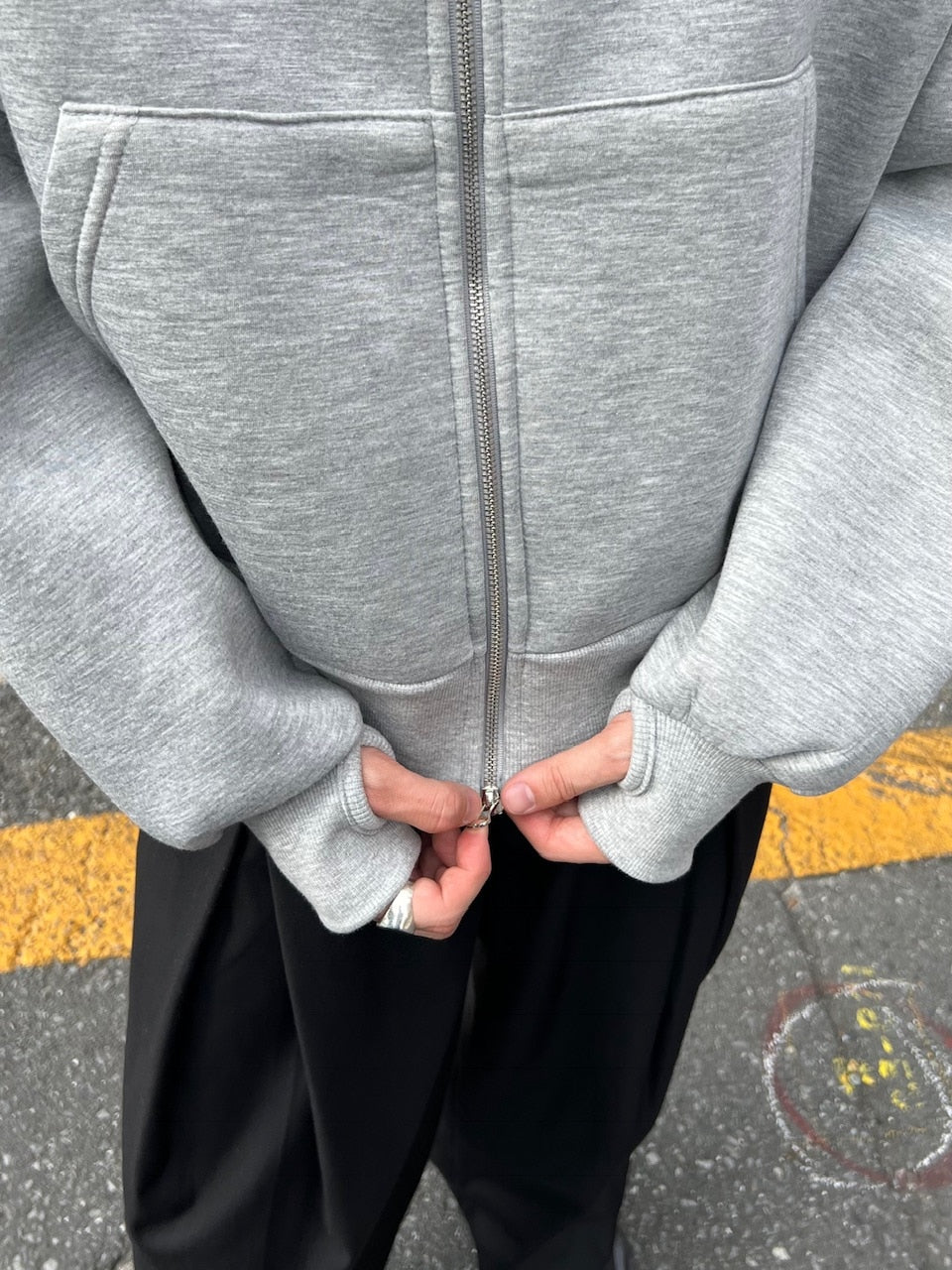 東京店WEB限定受注制【Chikashitsu +】cropped zip hoodie / 【チカシツプラス】クロップドジップフーディー (2color)