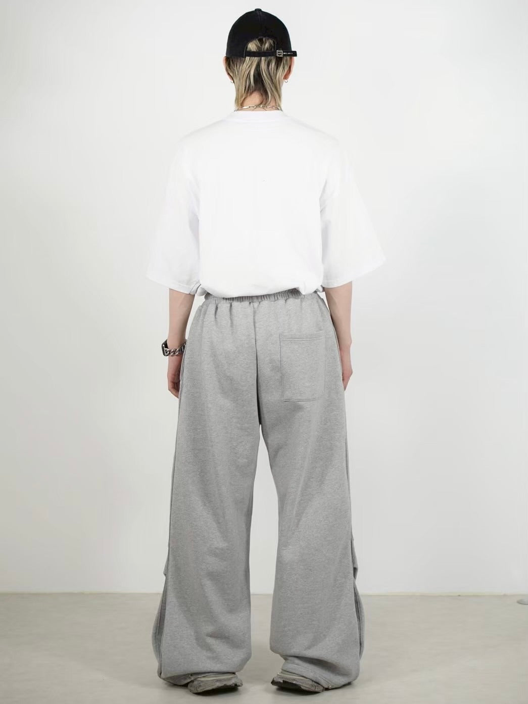 受注制【Chikashitsu +】side snap button sweat pants (2color)
