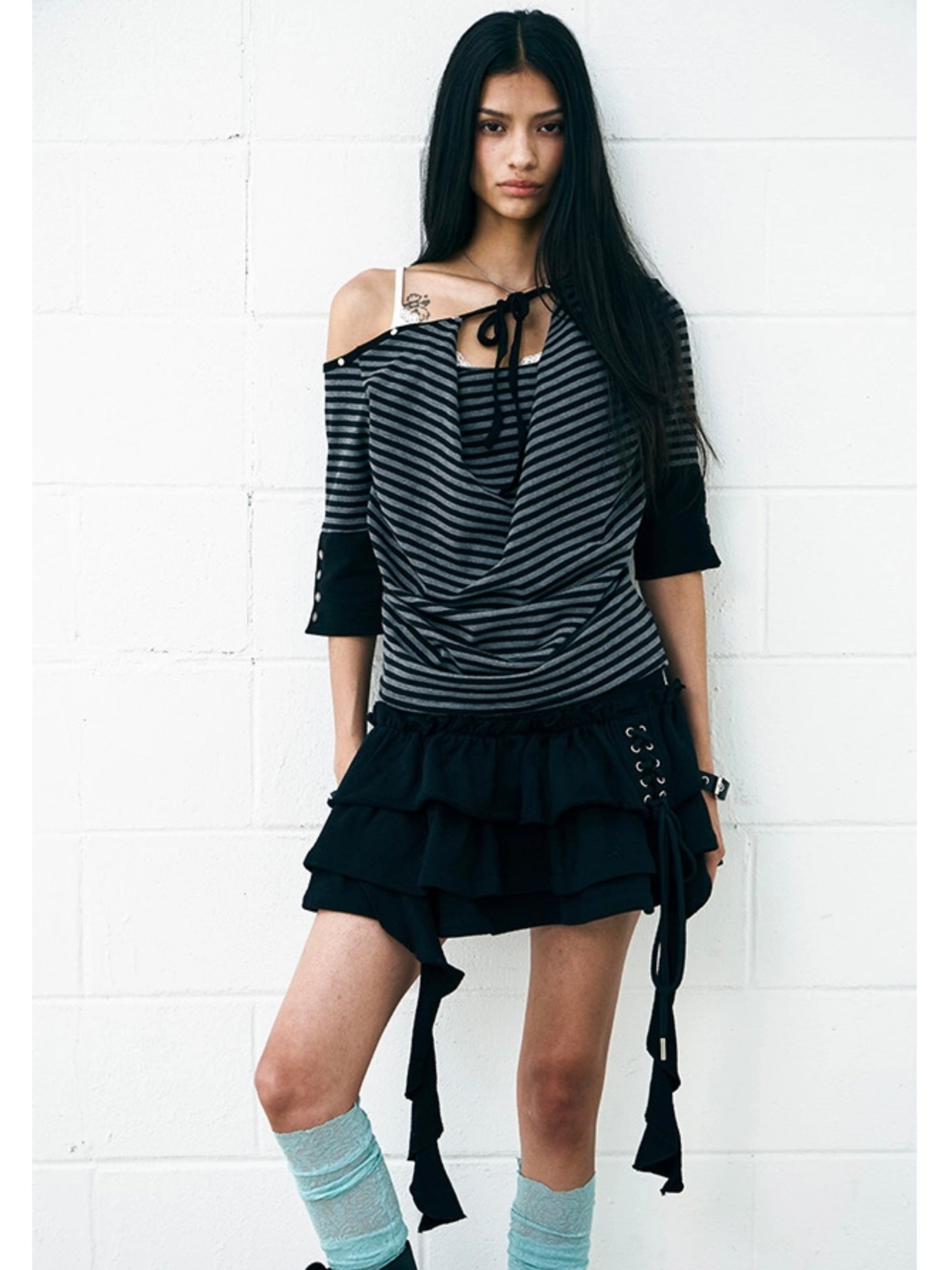 【NOT KNOWING】One Shoulder Cowl Neck Top