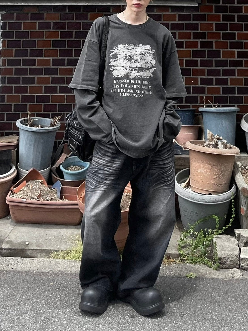 【Chikashitsu +】layered graphic long sleeve (2color) / 【チカシツプラス】レイヤードグラフィックプリント長袖Tシャツ