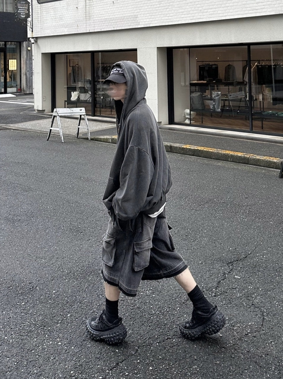 大阪店WEB限定受注制【Chikashitsu +】multi pocket denim half pants (2color)