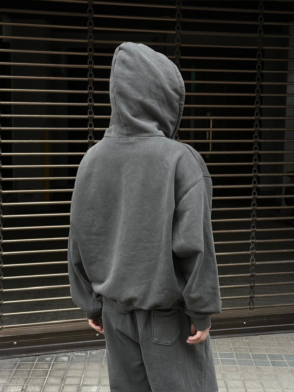 受注制【Chikashitsu +】unisex semi cropped pigment wash hoodie (4color)