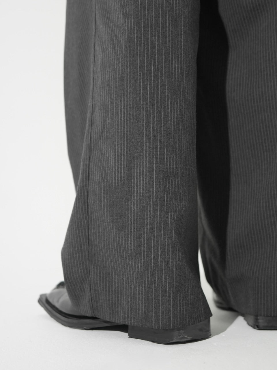 【CS】stripe cross tuck drape slacks (gray)