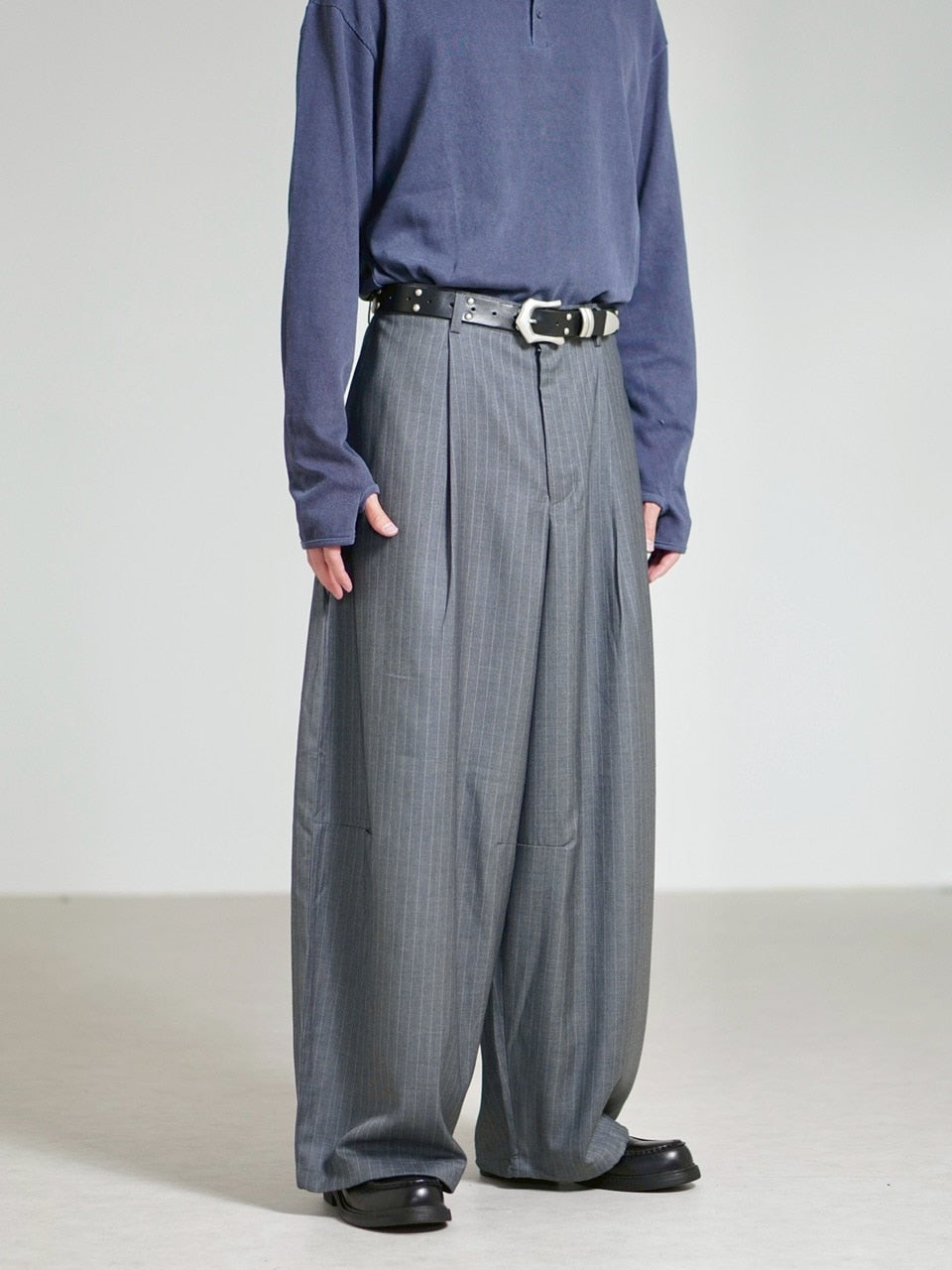 受注制【Chikashitsu +】draw cord stripe wide slacks / 【チカシツプラス】ドローコードストライプワイドスラックス (2color)