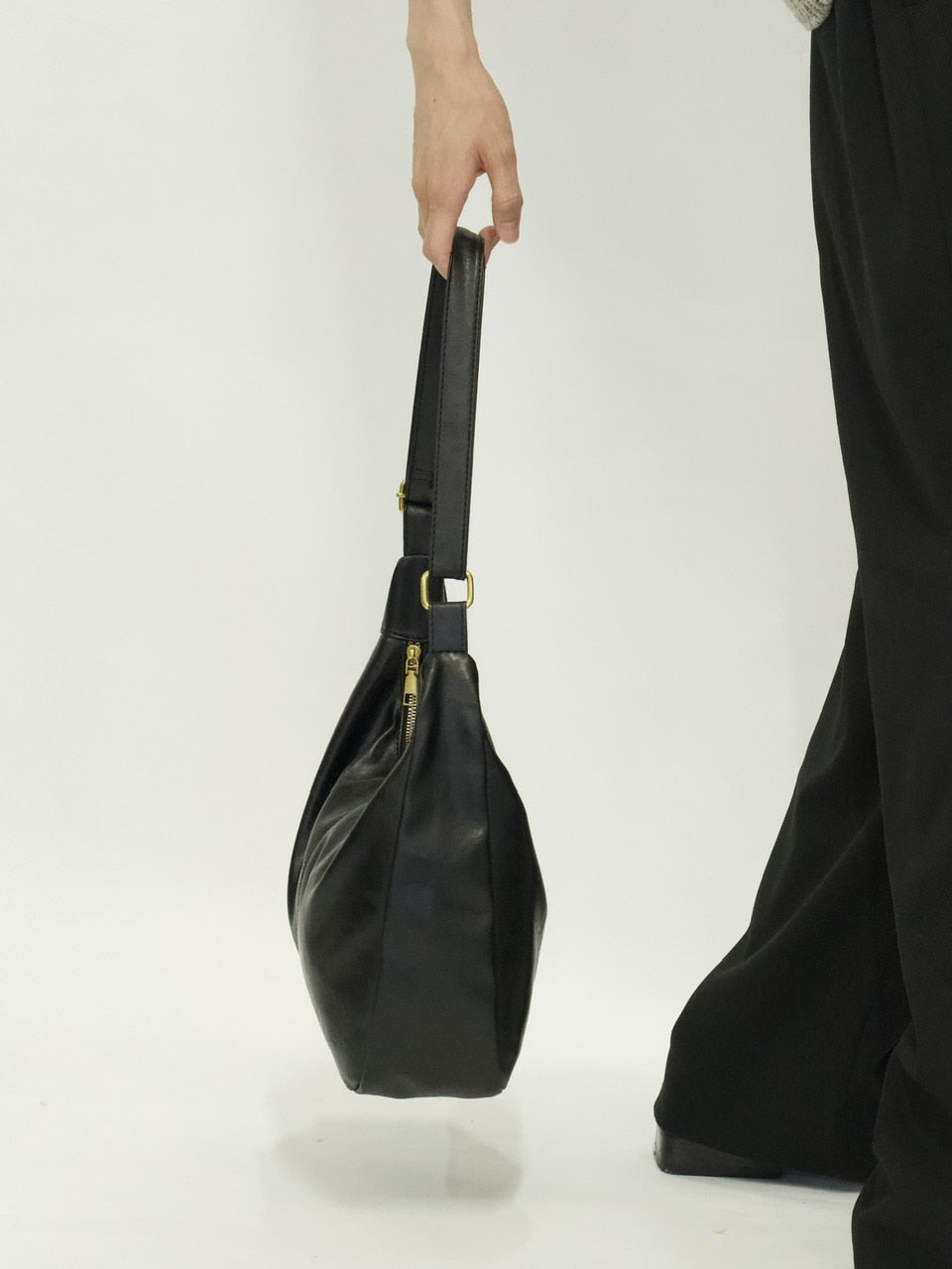 東京店WEB限定受注制【Chikashitsu +】vegan leather cross bag (2color)