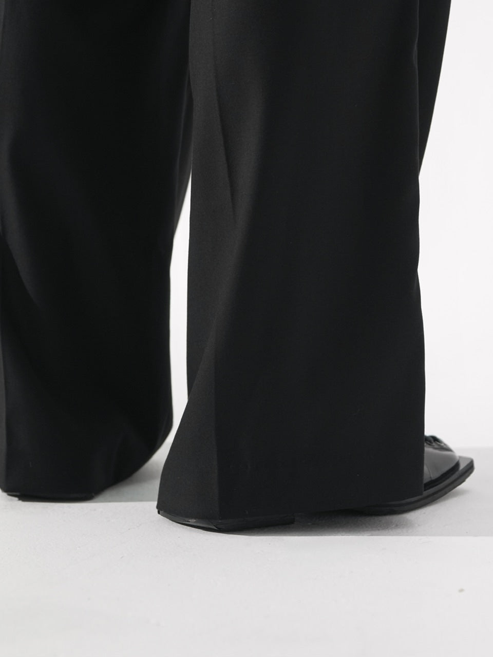【CS】cross tuck drape slacks (black)