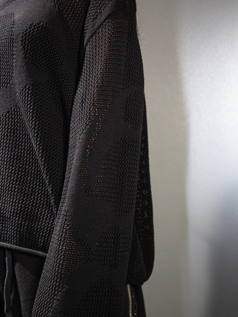 【DIG YOUR OWN GRAVE】MESH DIG LOGO KNIT / 【ディグユアオウングレイブ】メッシュロゴ長袖ニット