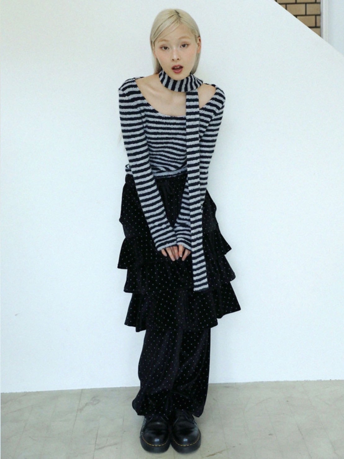 12/21 20:00 再販【Uglyshadow】SCARF ROUND T-SHIRT