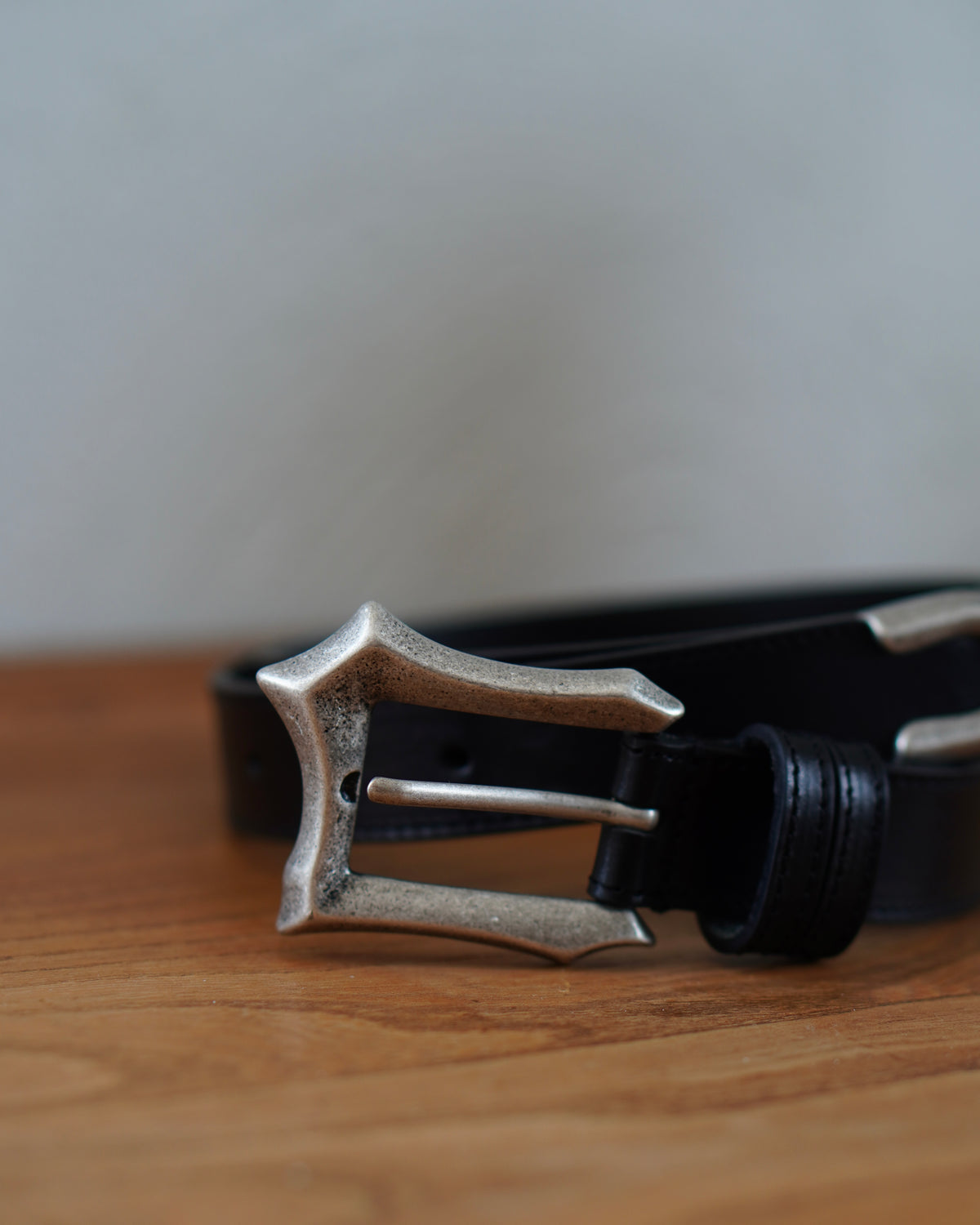 【CHIKASHITSU PLUS HIGH】Gothic leather buckle belt