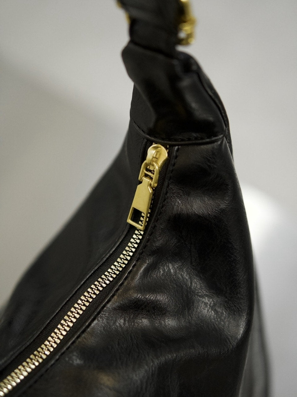 東京店WEB限定受注制【Chikashitsu +】vegan leather cross bag (2color)