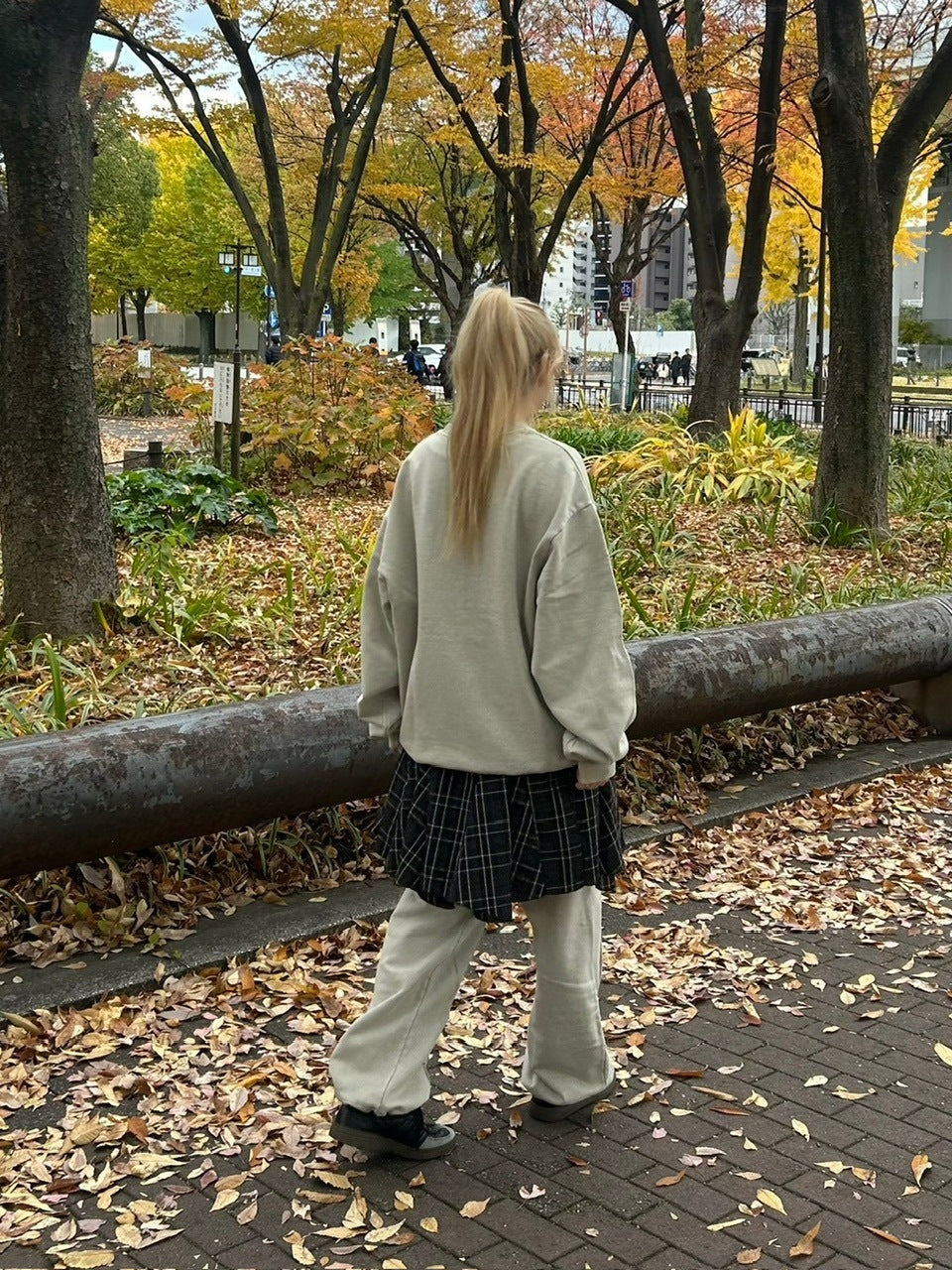 受注制【Chikashitsu +】stitch design sweat (3color)