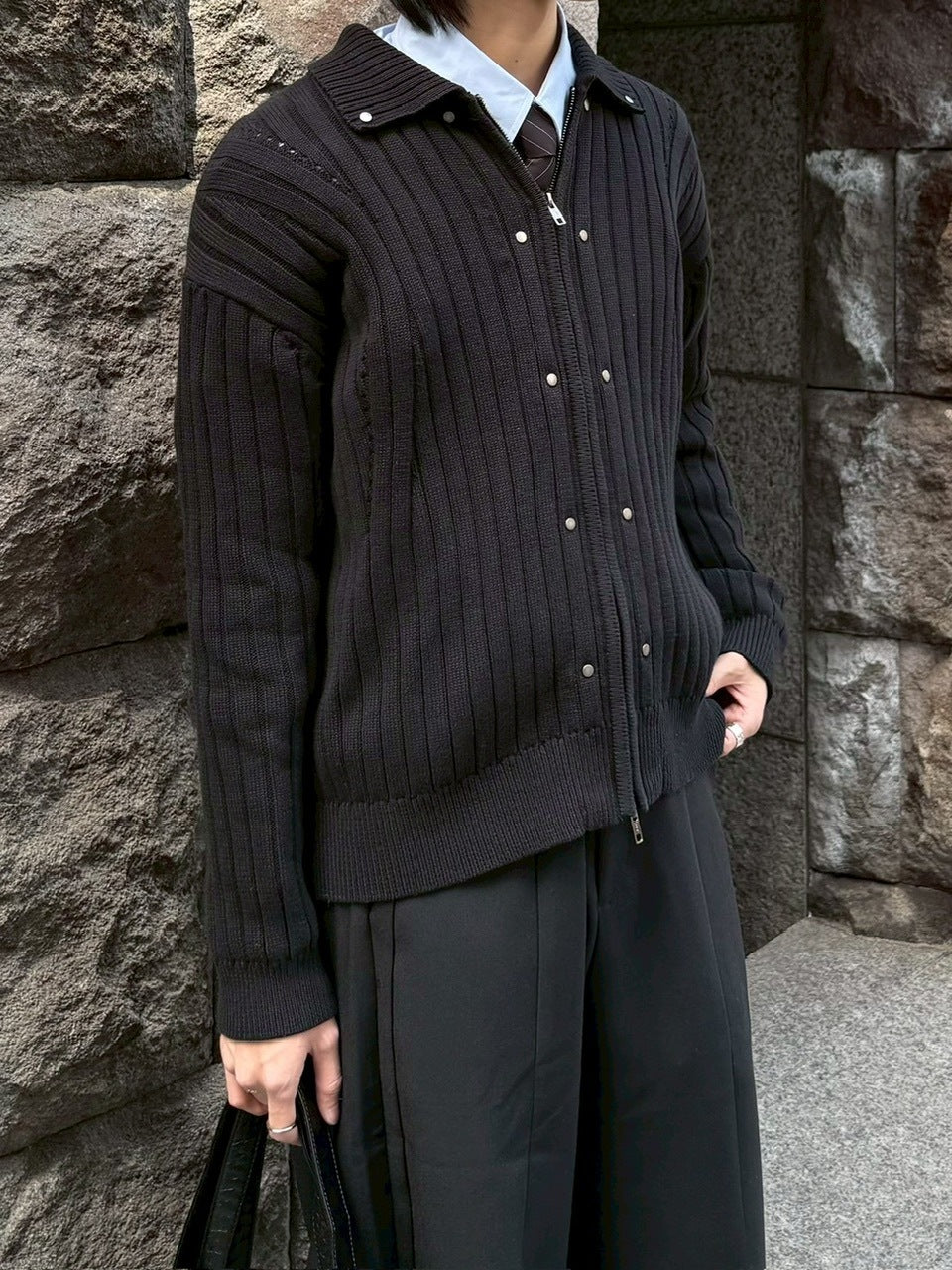 【Chikashitsu +】rivet zip up knit (2color)