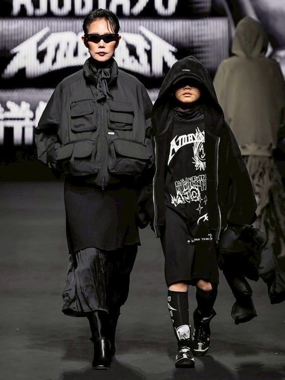 【AJOBYAJO】Corduroy Short Zip-Up Hoodie / 【アジョバイアジョ】コーデュロイショートジップアップパーカー