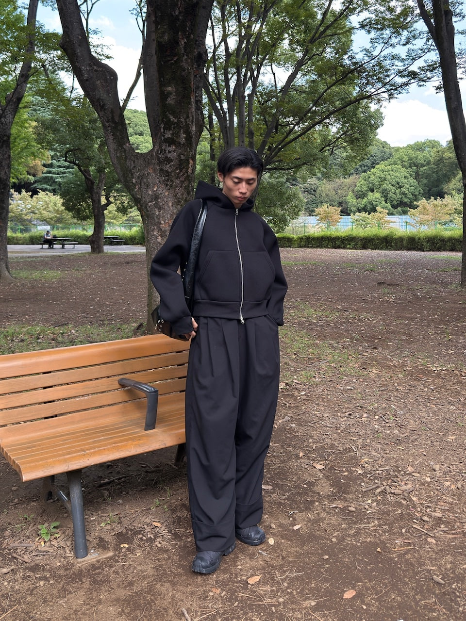 東京店WEB限定受注制【Chikashitsu +】cropped zip hoodie / 【チカシツプラス】クロップドジップフーディー (2color)