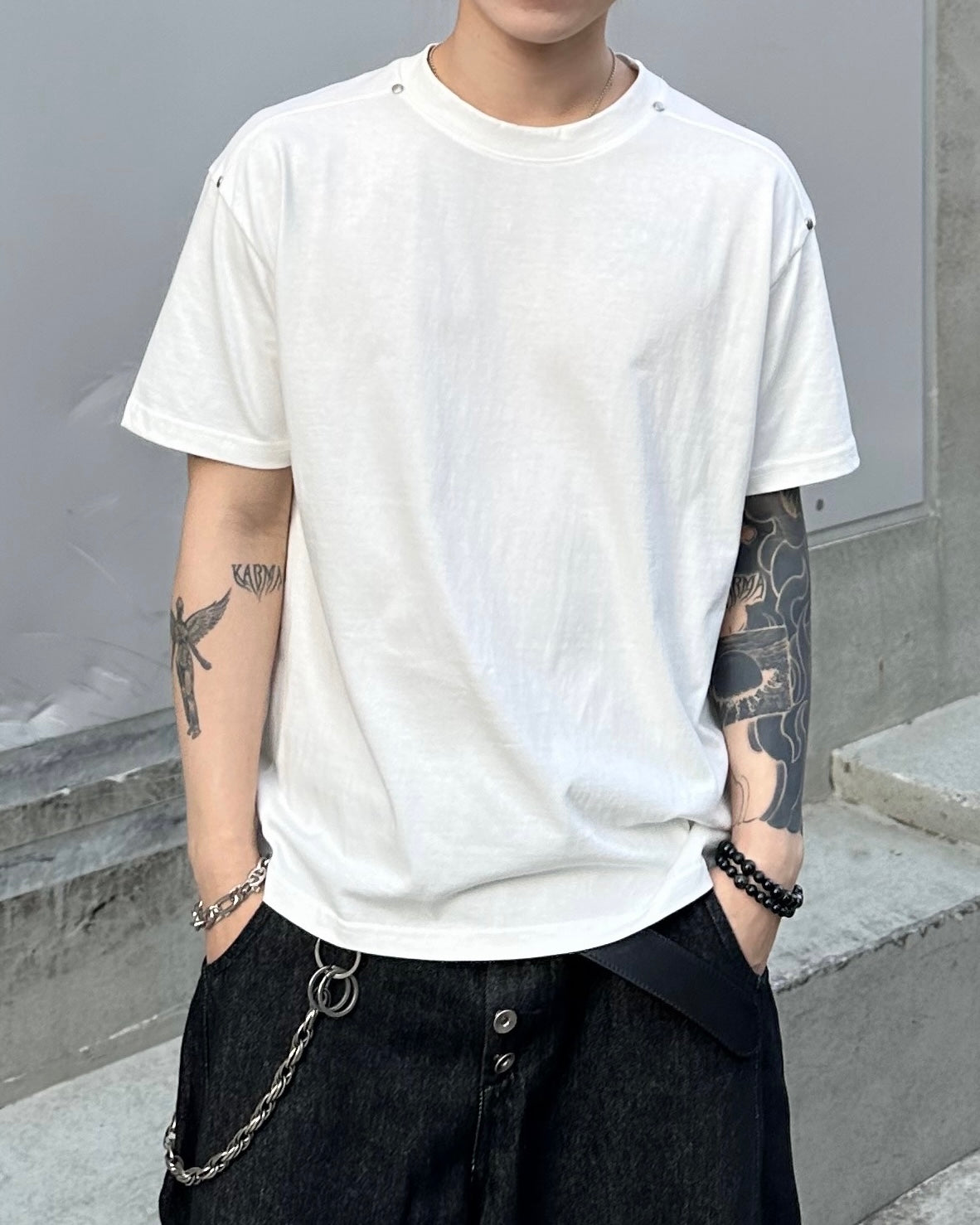 大阪店WEB限定受注制【Chikashitsu +】shoulder rivet t-shirt (3color)