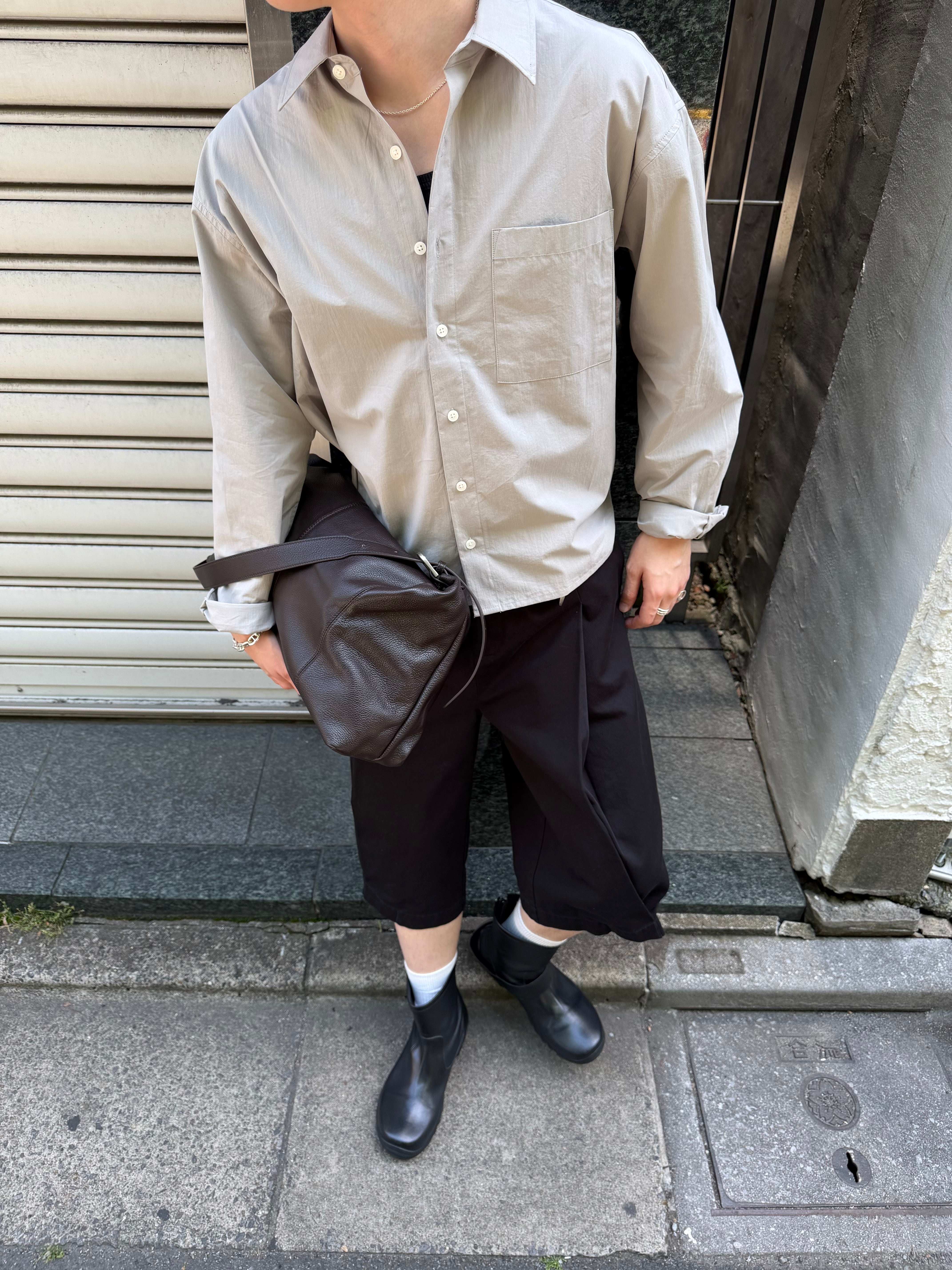 東京店WEB限定受注制【Chikashitsu +】soft touch cropped shirt (3color)