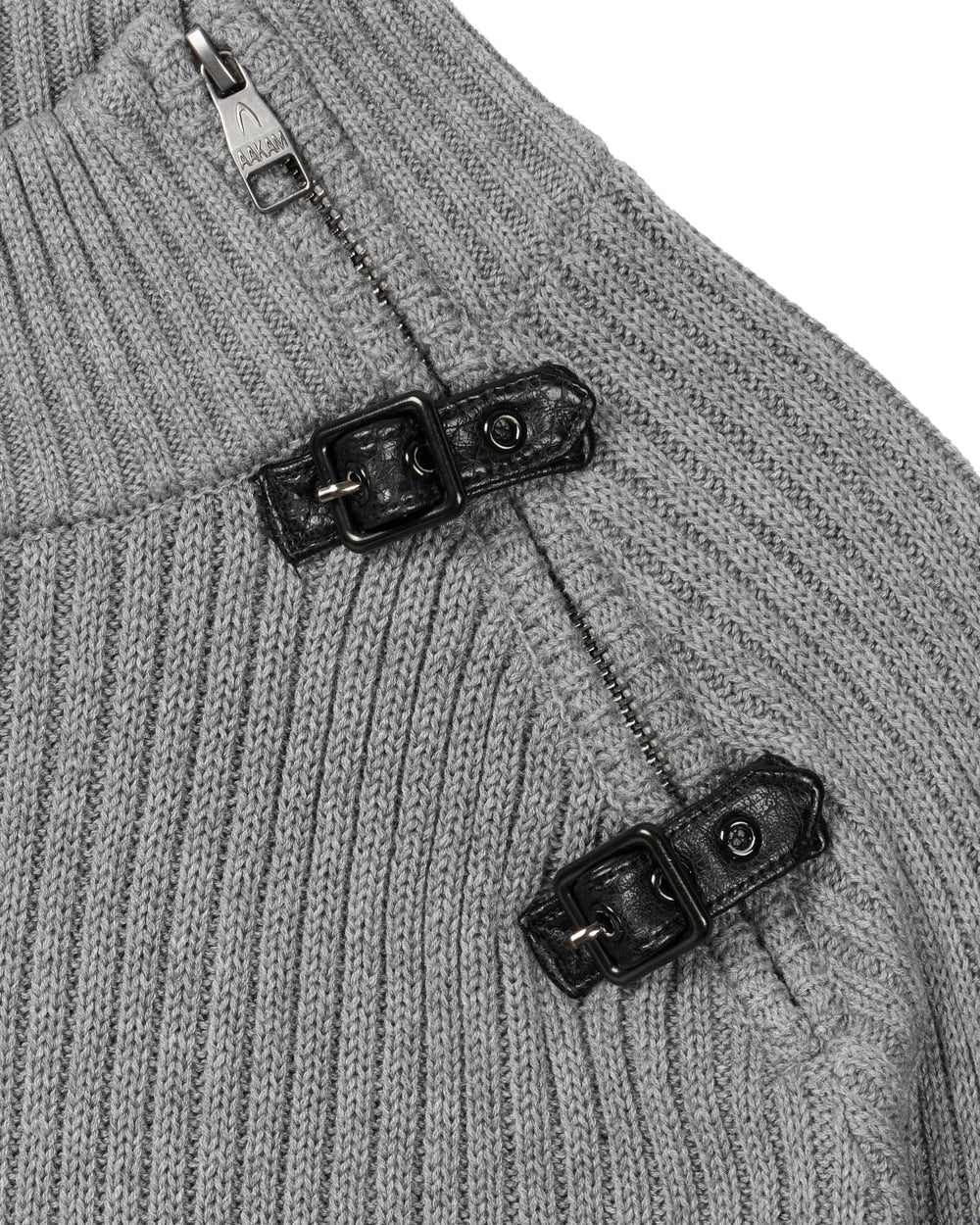 【AAKAM】Slant Zipper Belted Knit