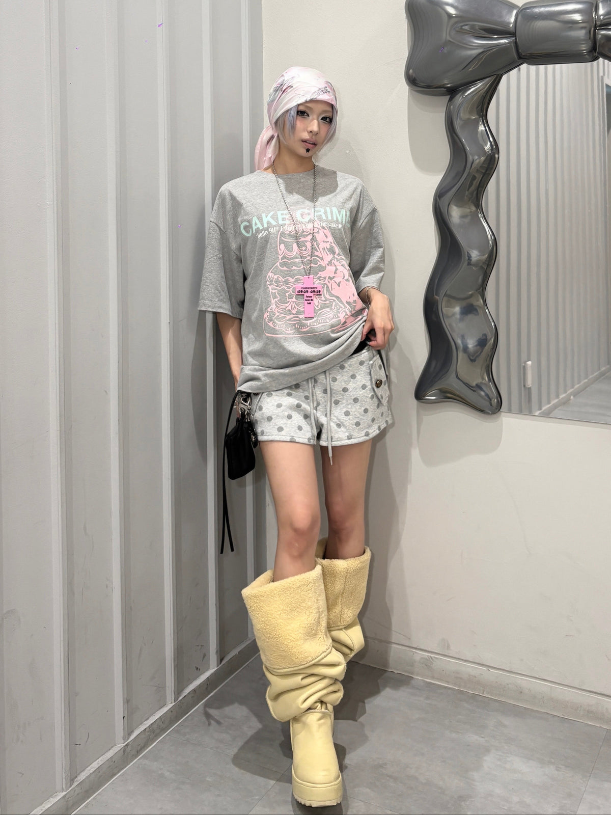 国際配送【Never mind the XU】universe graphic scarf