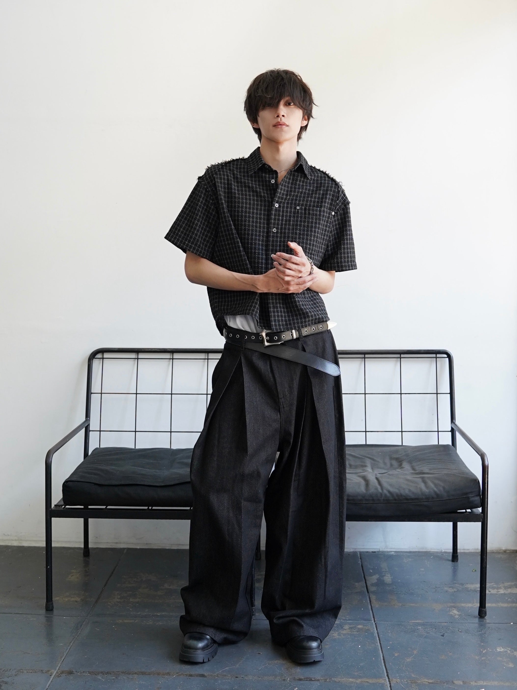 5/23 20:00発売【CHIKASHITSU PLUS HIGH】Deep tuck raw denim pants