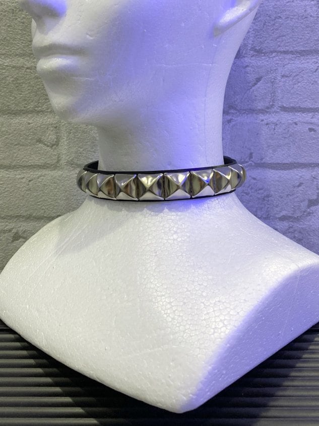 受注制【Never mind the XU】studs choker