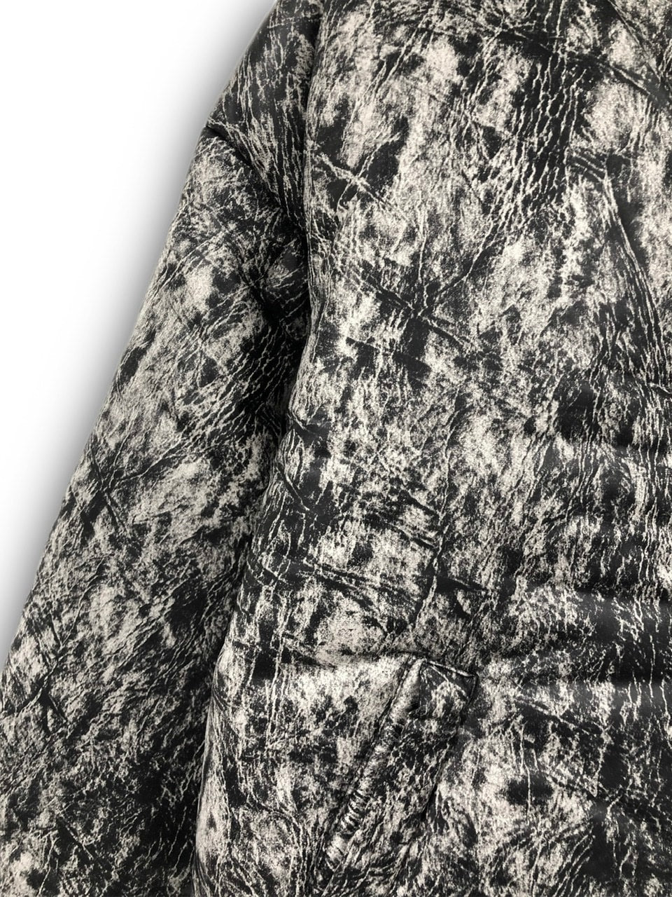 受注制【Never mind the XU】digital padding jacket (2color)