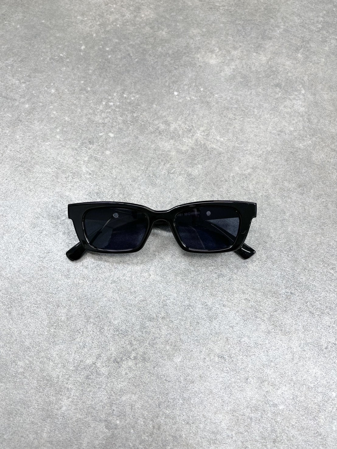 【Chikashitsu +】square design sunglasses (2color)