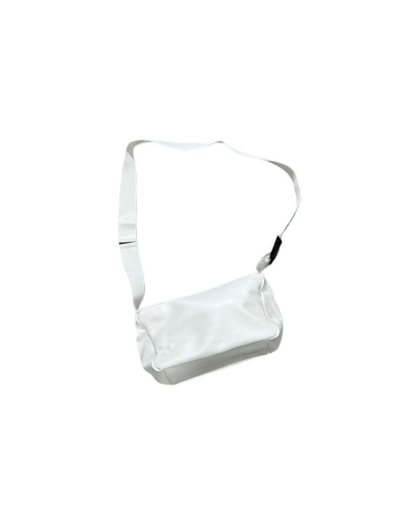 受注制【Chikashitsu +】leather shoulder bag (2color)