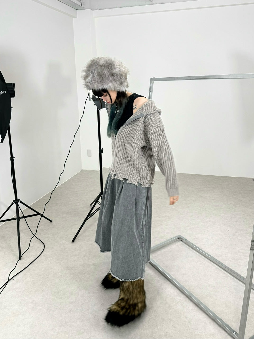 国際配送【Never mind the XU】lowgauge zip up knit