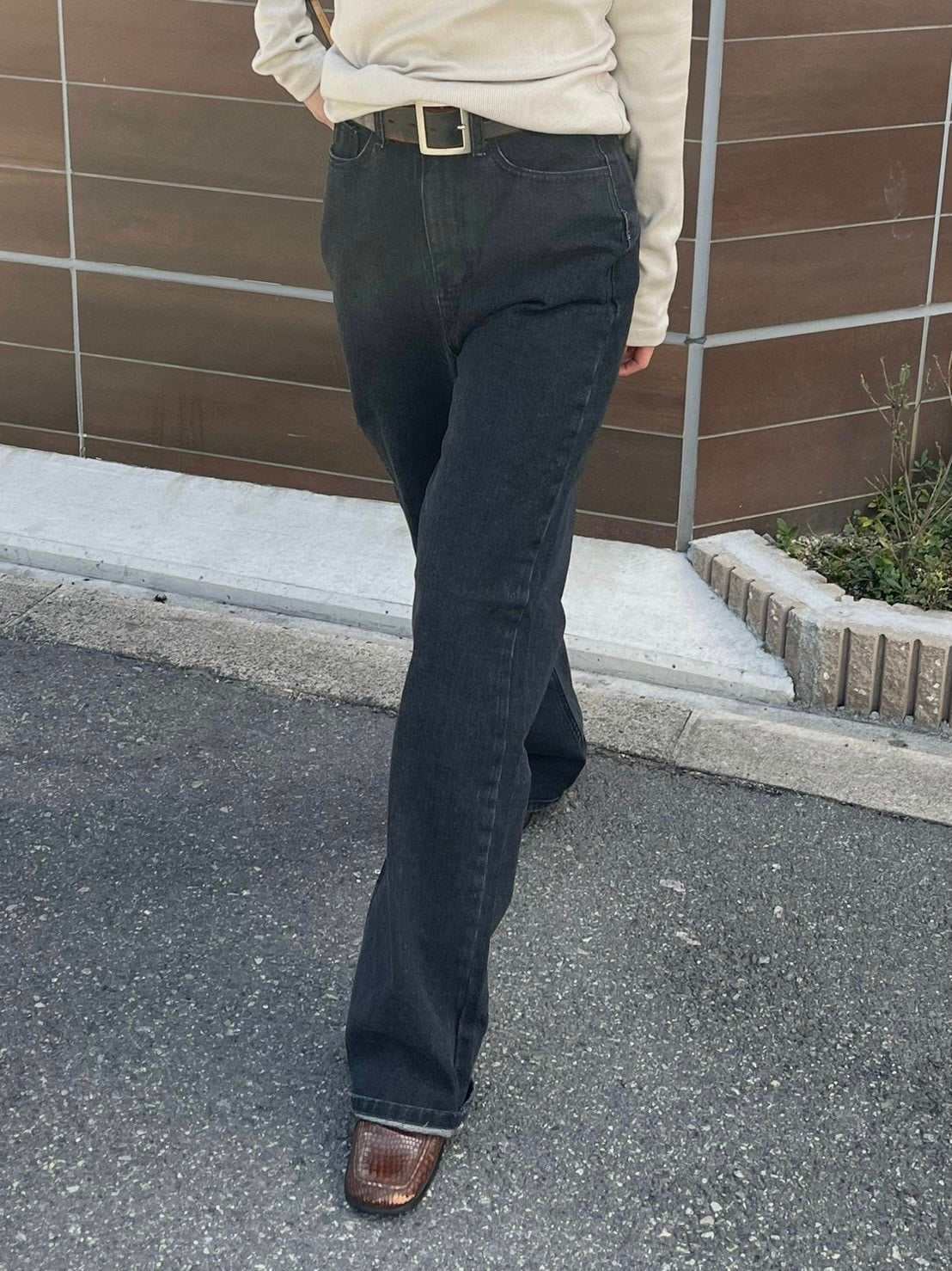 受注制【Chikashitsu + LADIES】wide fit black denim pants