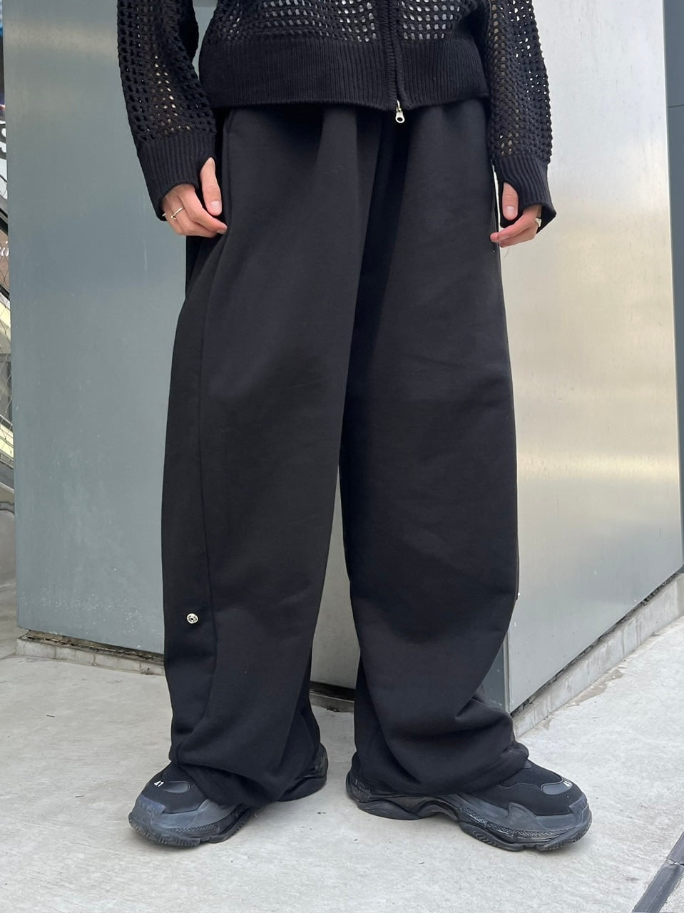 受注制【Chikashitsu +】snap button buggy sweat pants (3color) / 【チカシツプラス】スナップボタンバギースウェットパンツ