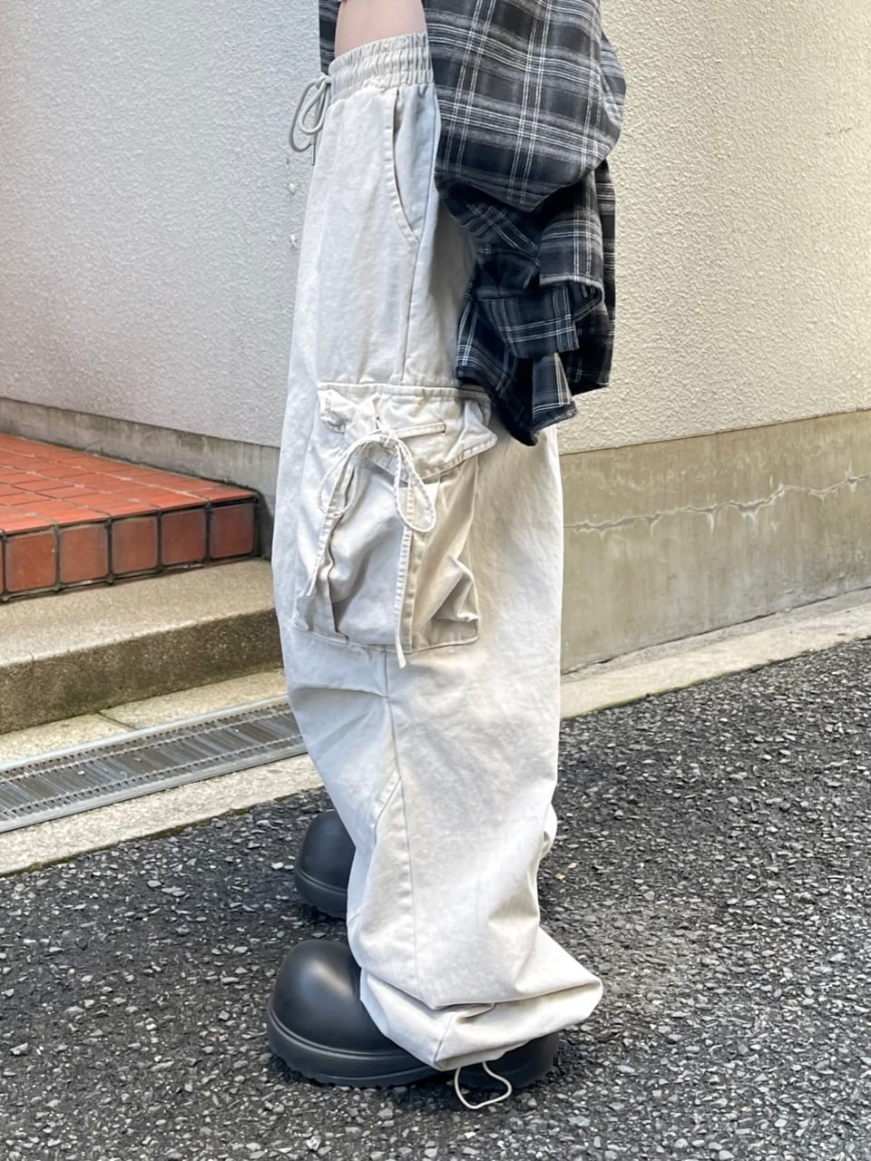 受注制【Chikashitsu +】pigment wash side rope cargo pants (2color)