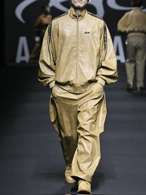 【AJOBYAJO】Vegan Leather One Tuck Track Pants