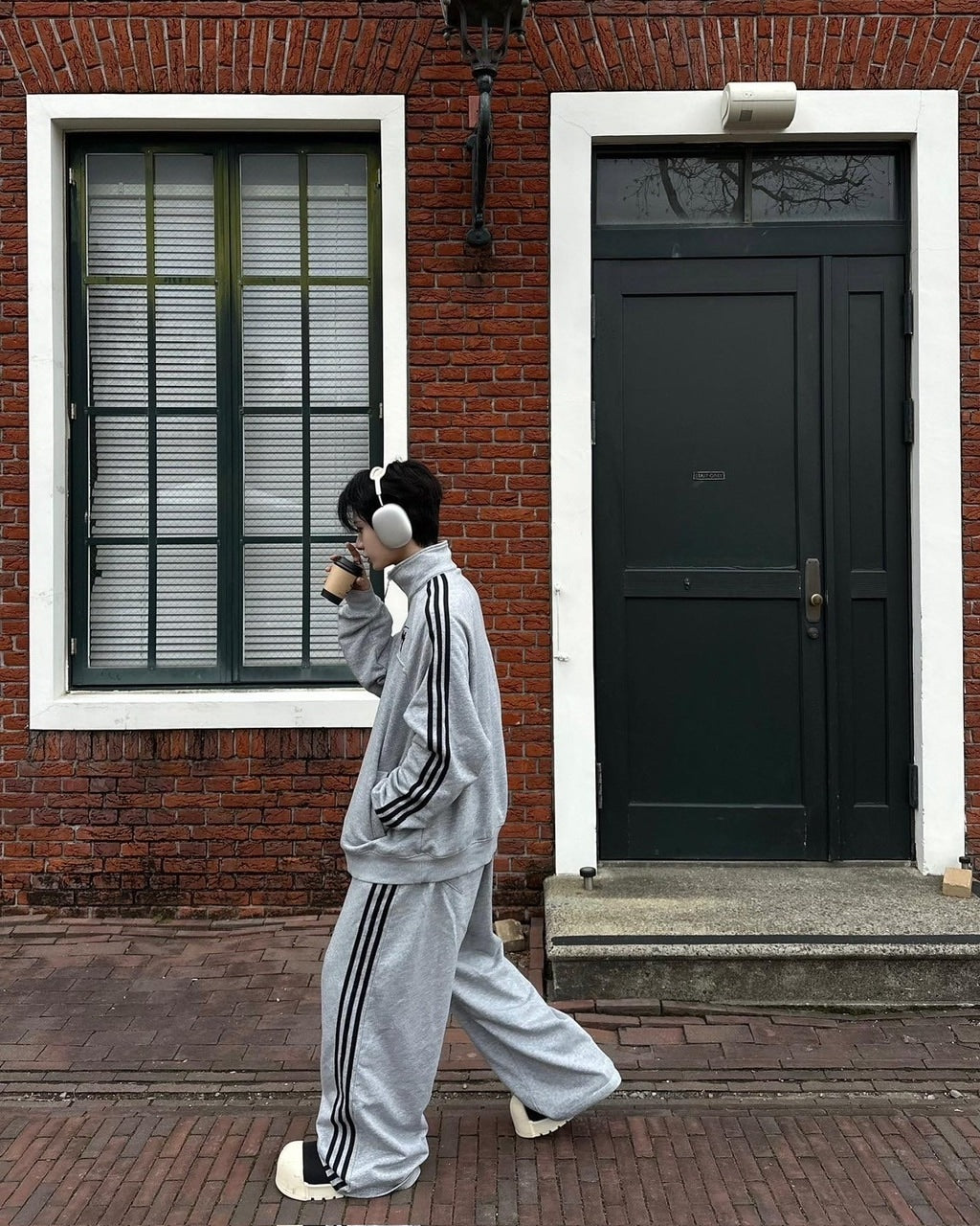 国際配送【LUV CODE】line sweat pants