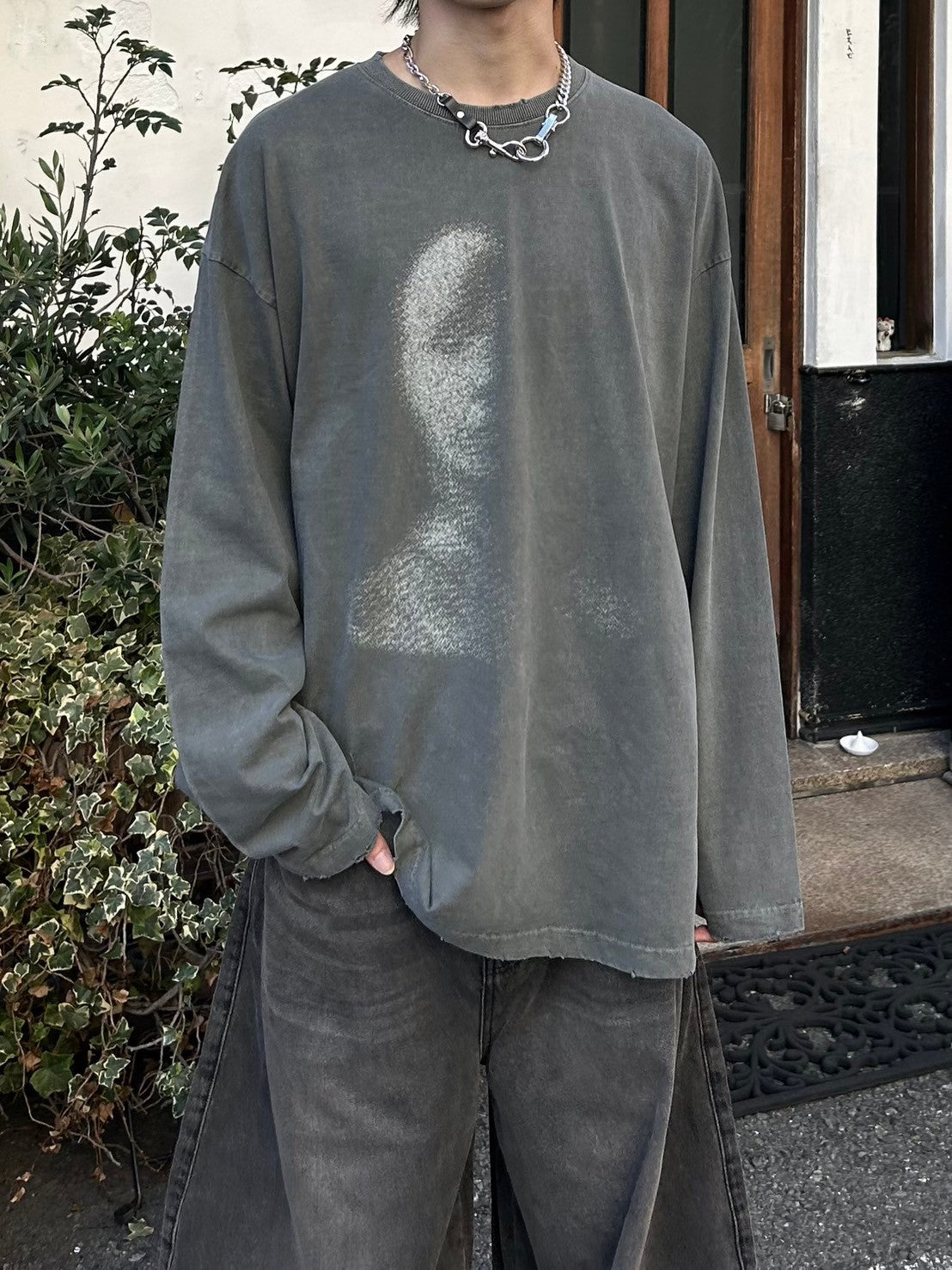 【Chikashitsu +】oversized shadow print damage long sleeve (2color) / 【チカシツプラス】オーバーサイズシャドウプリントダメージ長袖Tシャツ