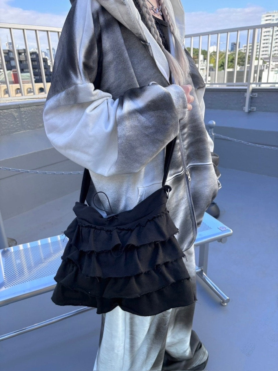 受注制【nmtc +】frill shoulder bag (2color)