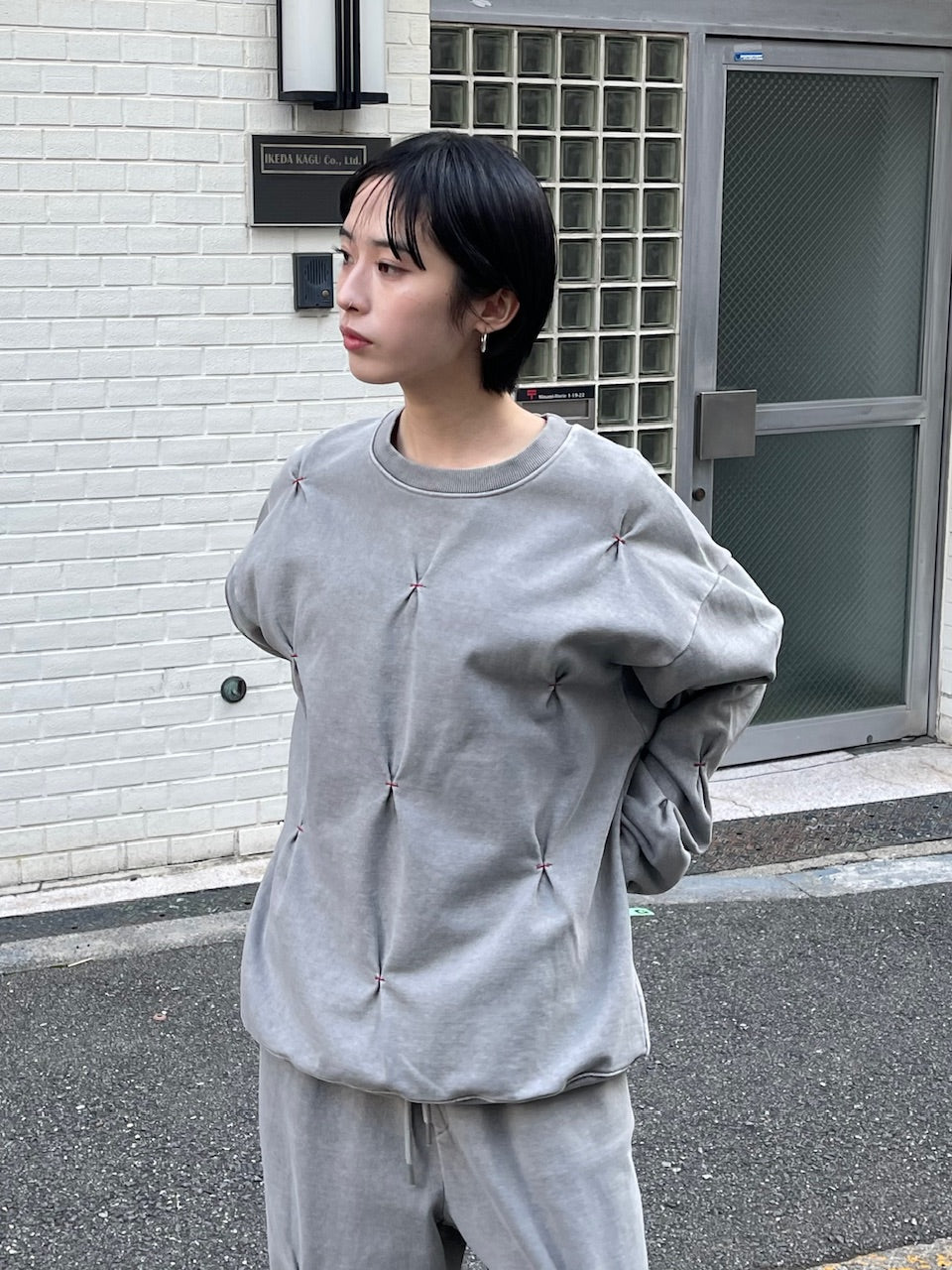 受注制【Chikashitsu +】stitch design sweat (3color)