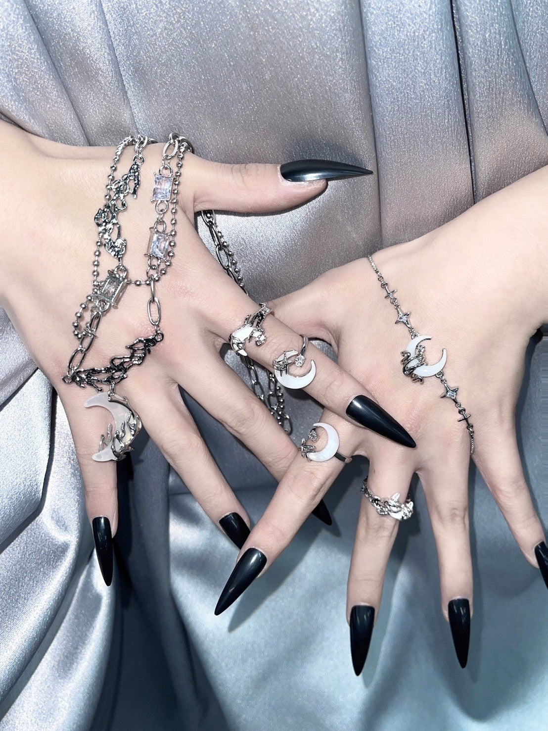 受注制【nmtc +】moon pendant bracelet