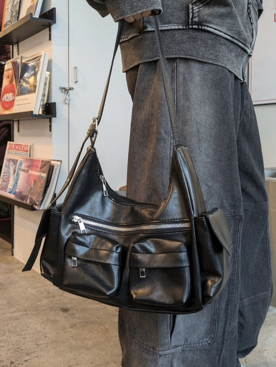 国際配送【LUV CODE】leather shoulder bag