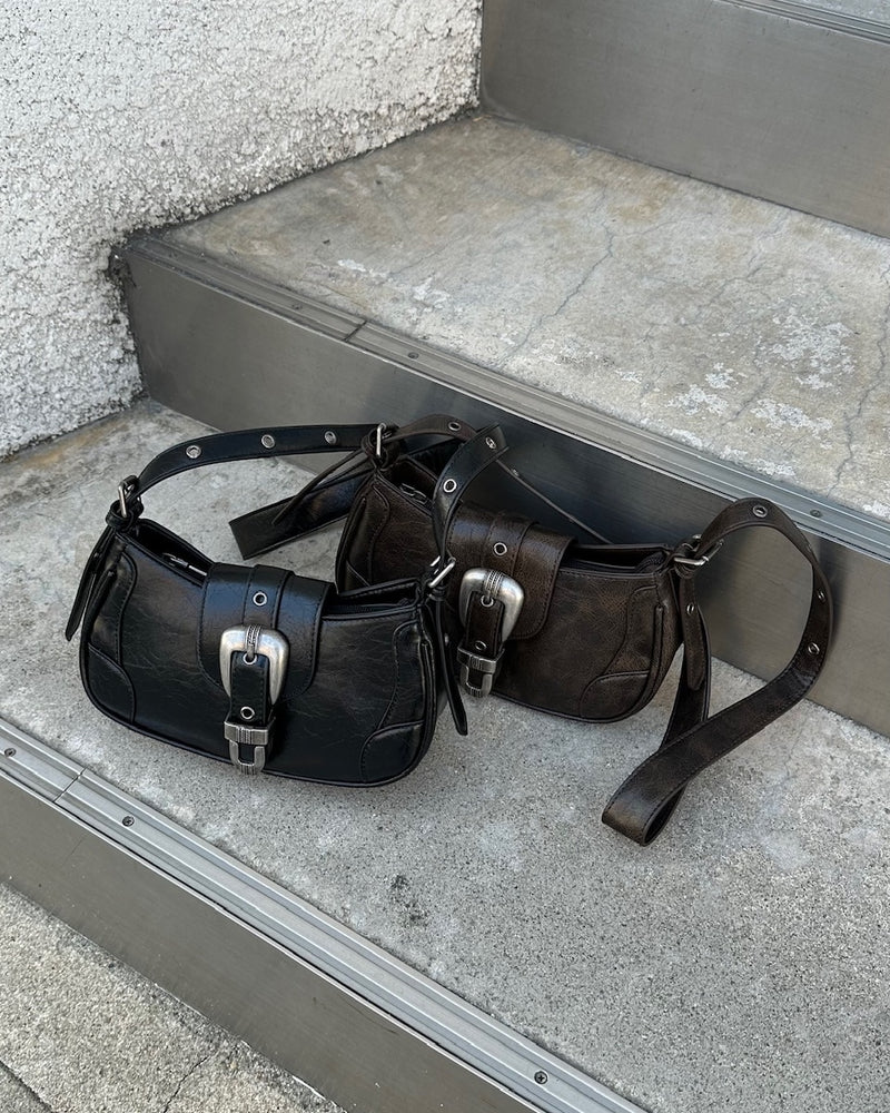 大阪店WEB限定受注制【Chikashitsu +】belt buckle shoulder bag (2color)