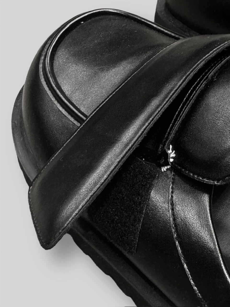 【Chikashitsu +】volume toe loafer like mule