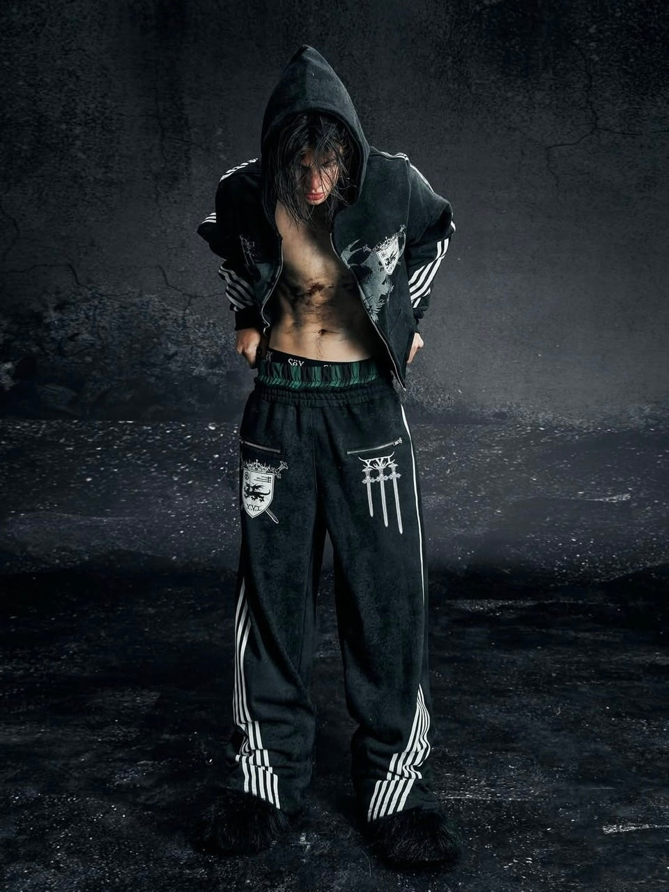 【Cozy world Wide】ROYAL KNIGHT CLUB WAXED - SWEATPANTS