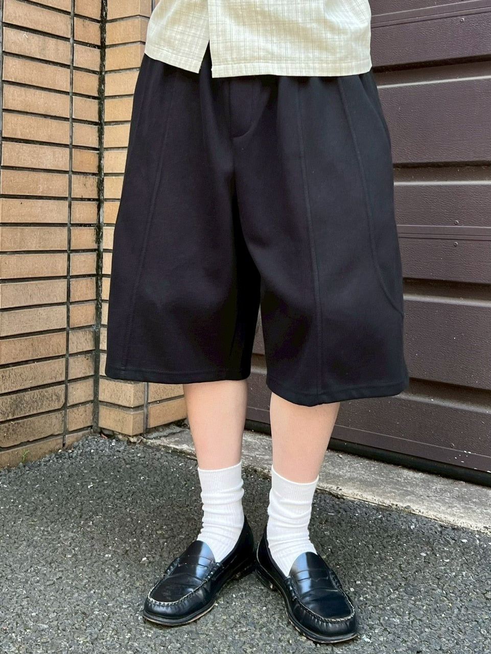 【Chikashitsu +】stitch bermuda sweat pants (2color) / 【チカシツプラス】スティッチバミューダハーフスウェットパンツ