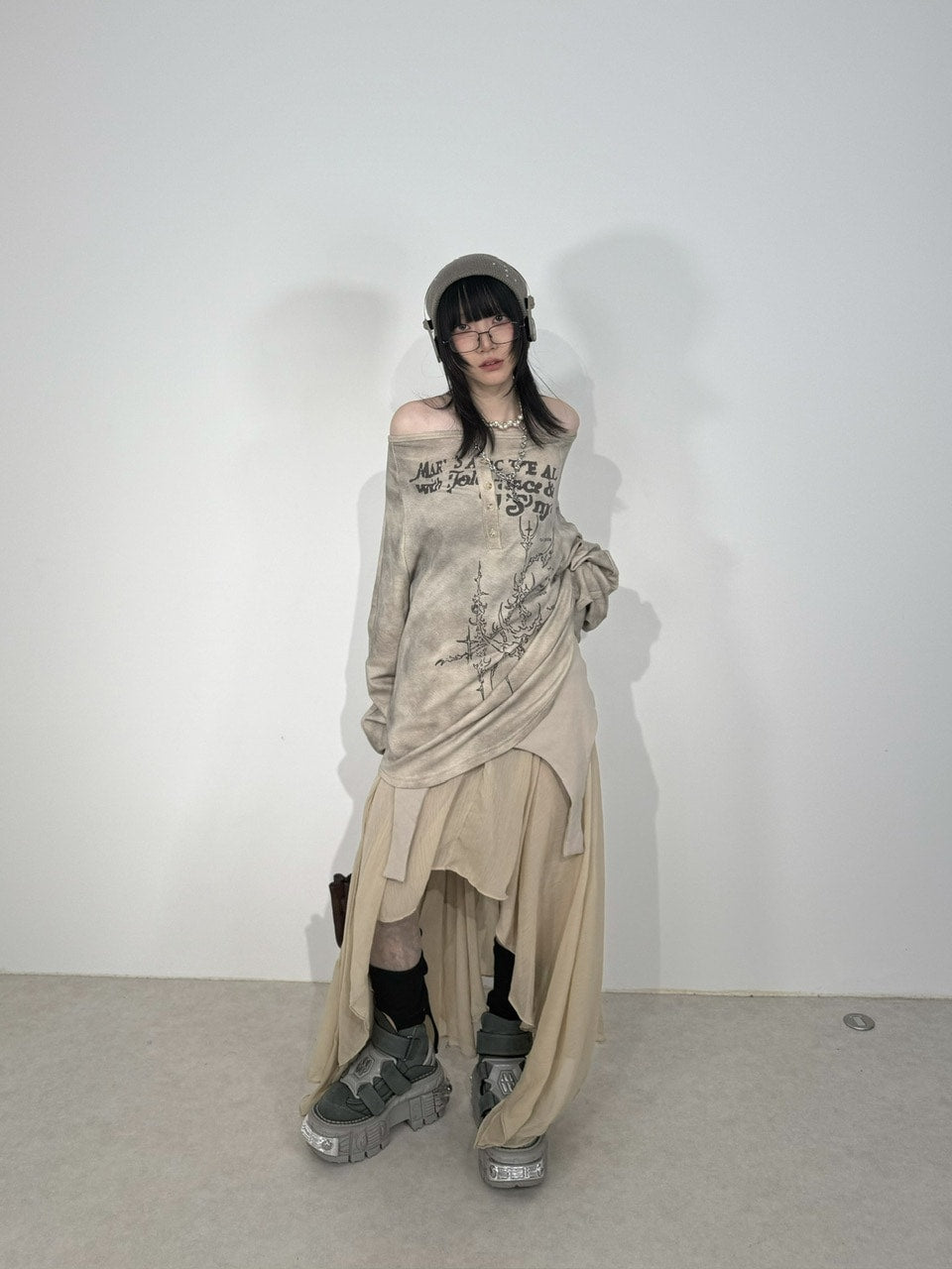 国際配送【Nerd out XU】asymmetry sheer long skirt (2color)