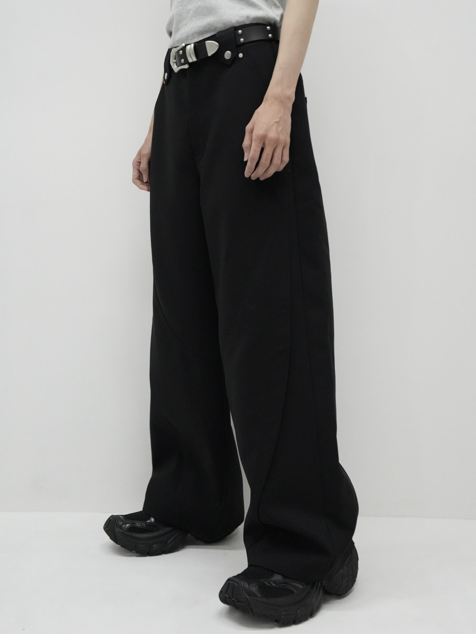 【CS】SEAM DESIGN DRAPE WIDE PANTS