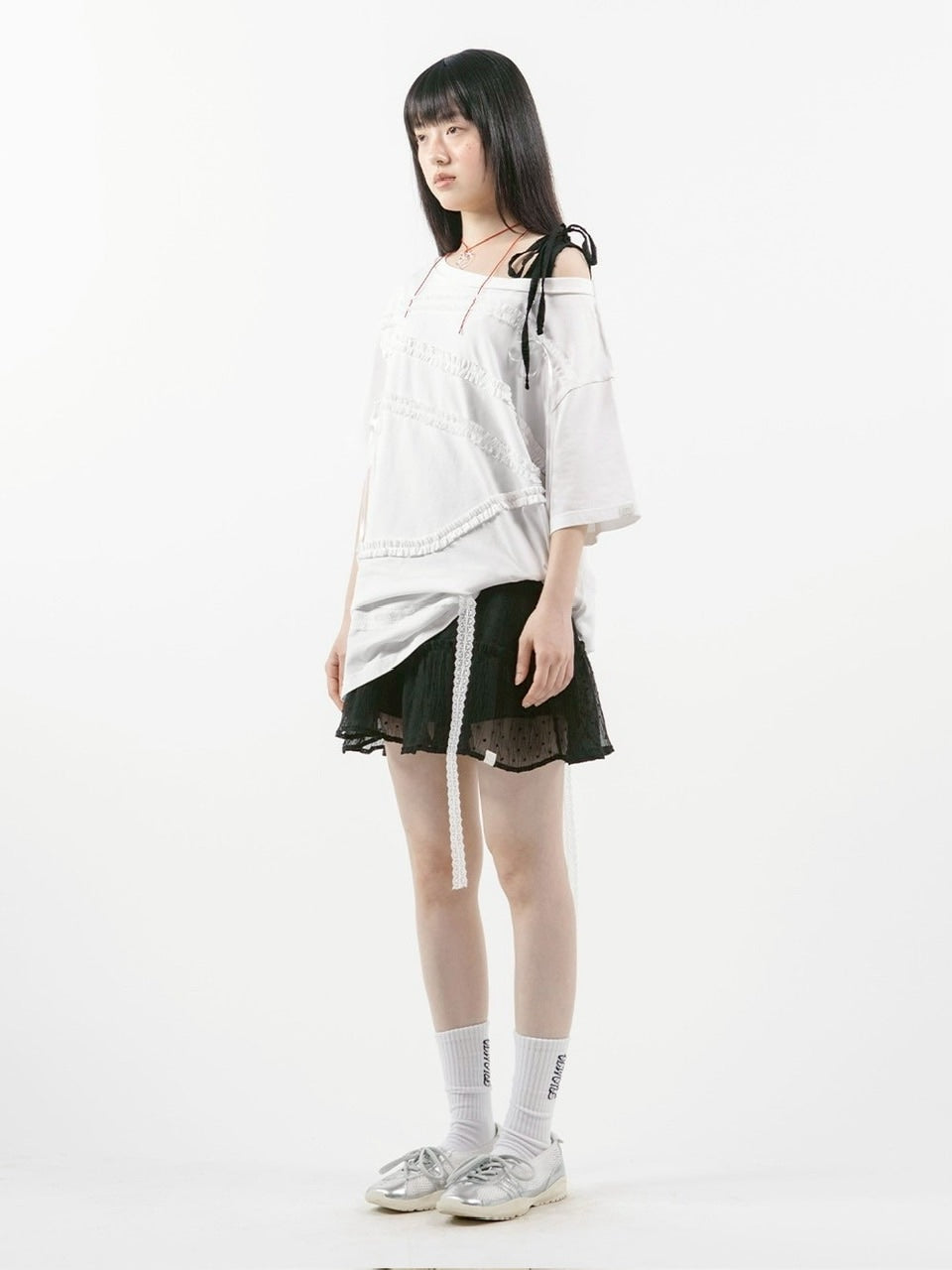 【TUOMIO】LACE STRAP OVERSIZED T-SHIRT / 【トゥオミオ】レースストラップオーバーサイズ半袖Tシャツ