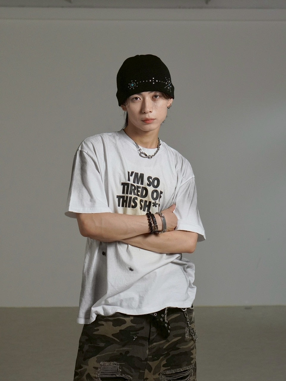受注制【Chikashitsu +】dirty wash logo half sleeve t-shirt / 【チカシツプラス】ダーティウォッシュロゴ半袖Tシャツ (2color)
