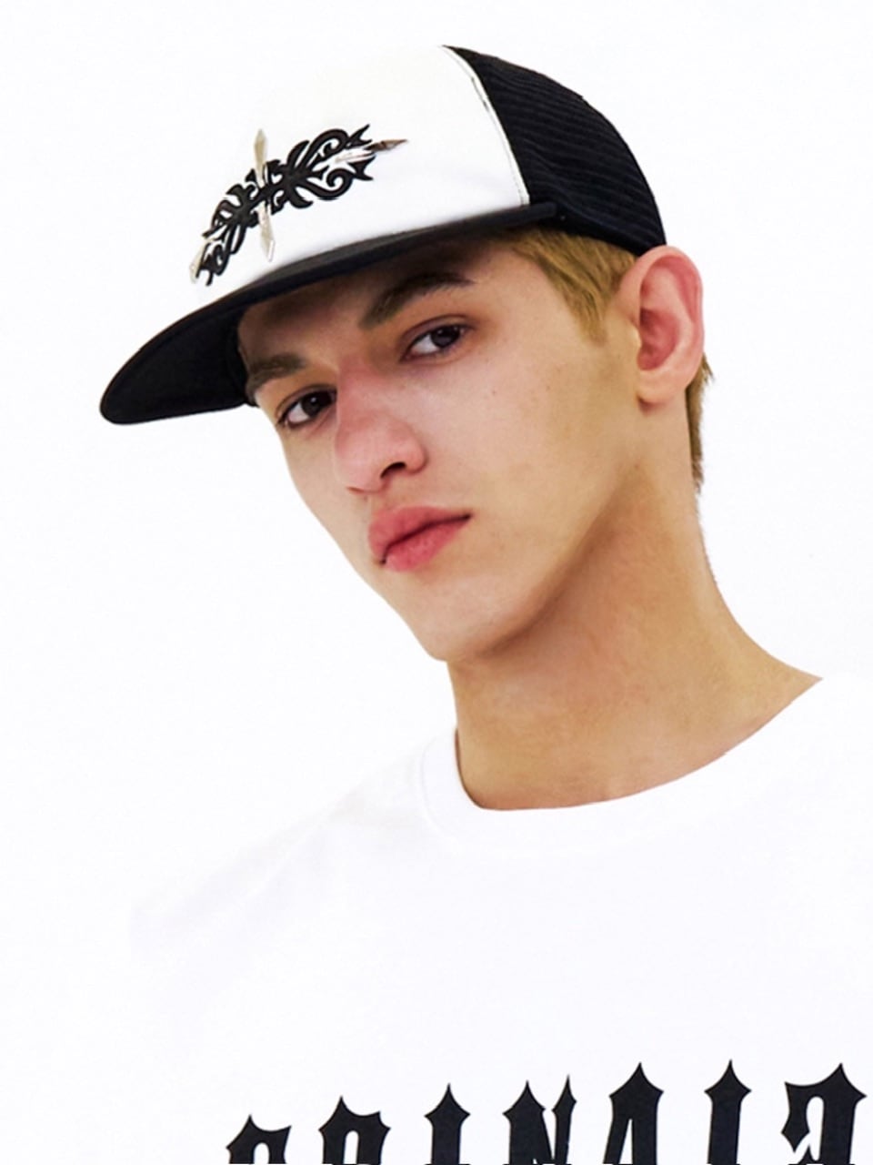 【E RIN AI E】CROSS TRUCKER CAP