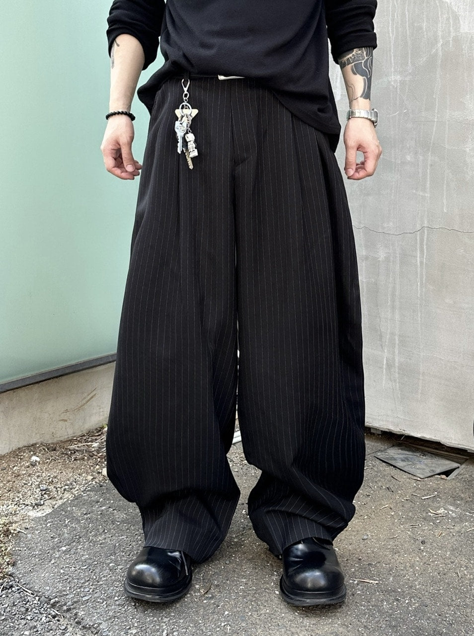 大阪店WEB限定受注制【Chikashitsu +】stripe tuck wide slacks (2color)