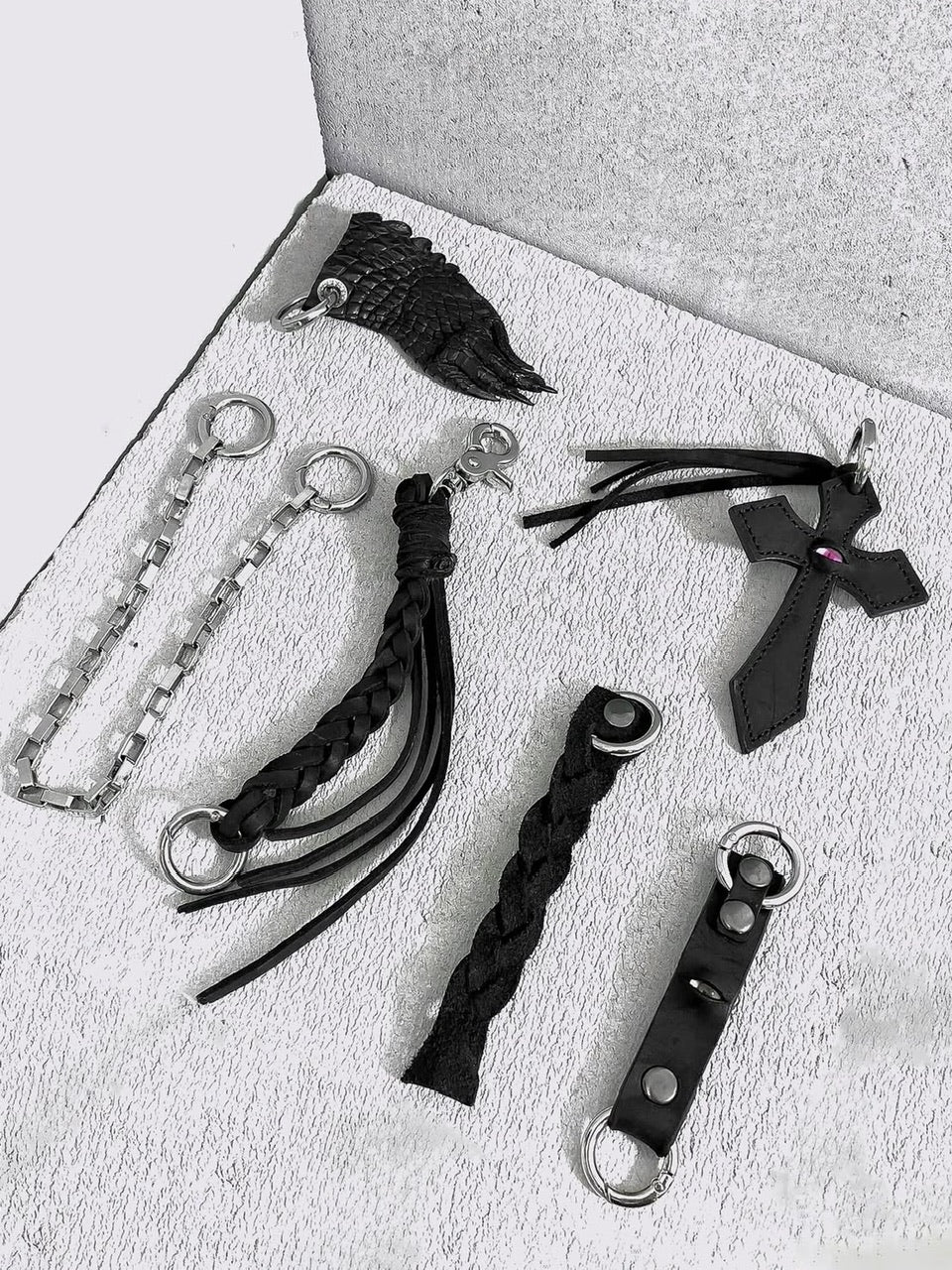 【UNIZ】Eye See You Chain / 【ユニズ】クロスアイズフリンジウォレットチェ−ン